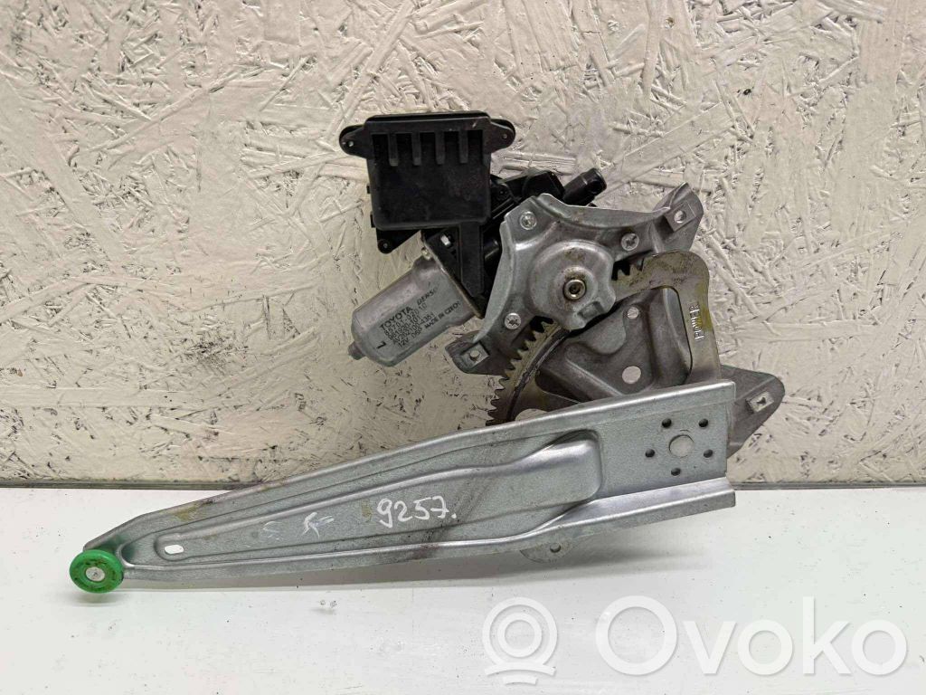 Toyota Auris 150 Elektryczny podnośnik szyby drzwi tylnych 