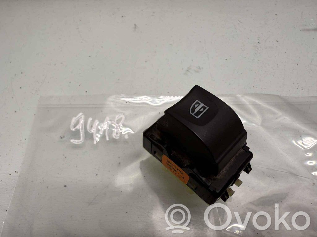 Dacia Sandero II Electric window control switch 
