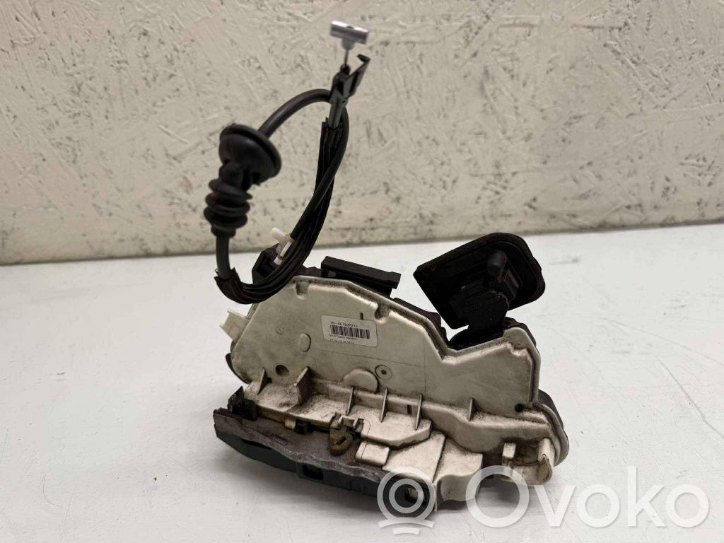 Skoda Yeti (5L) Front door lock 