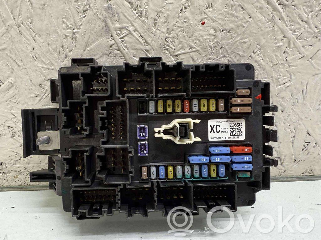 Tesla Model X Fuse module 