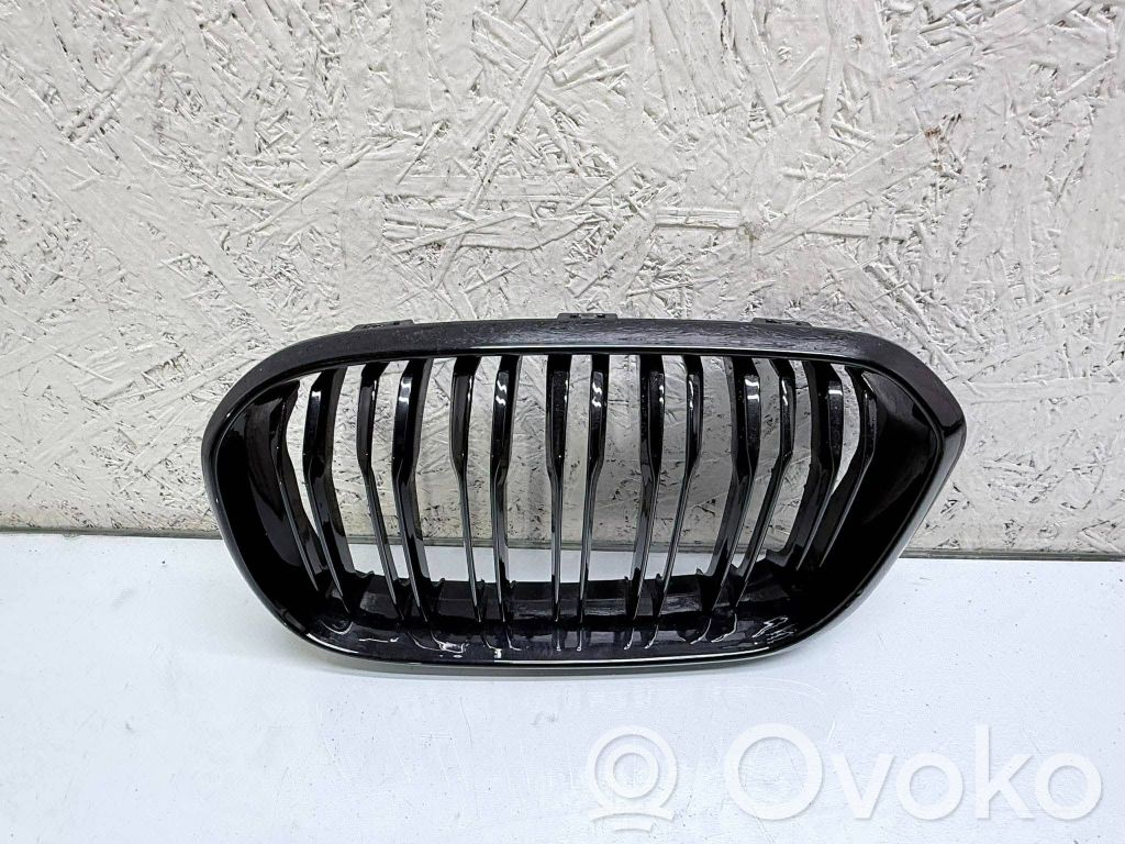 BMW 1 F20 F21 Augšējais režģis 
