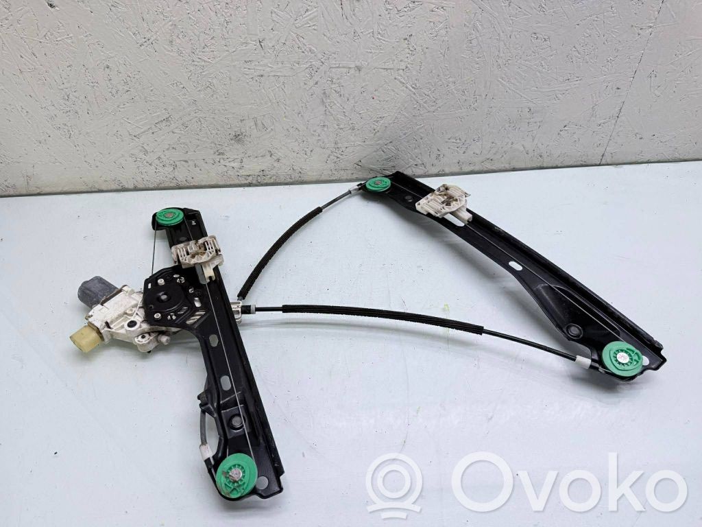 BMW 1 E81 E87 Front door window regulator with motor 
