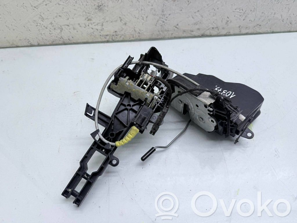 BMW 1 E81 E87 Front door lock 