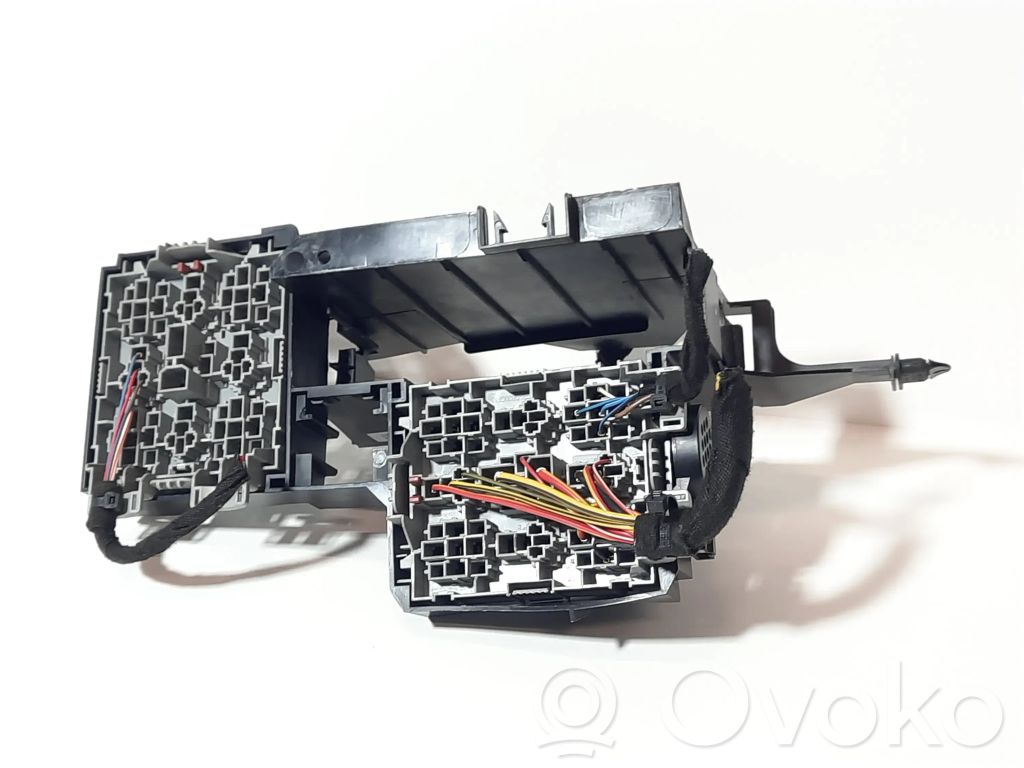 Volkswagen Touareg I Fuse module 