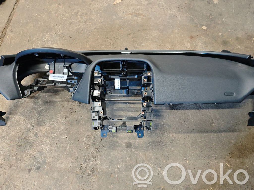 Jaguar XE Panelė 