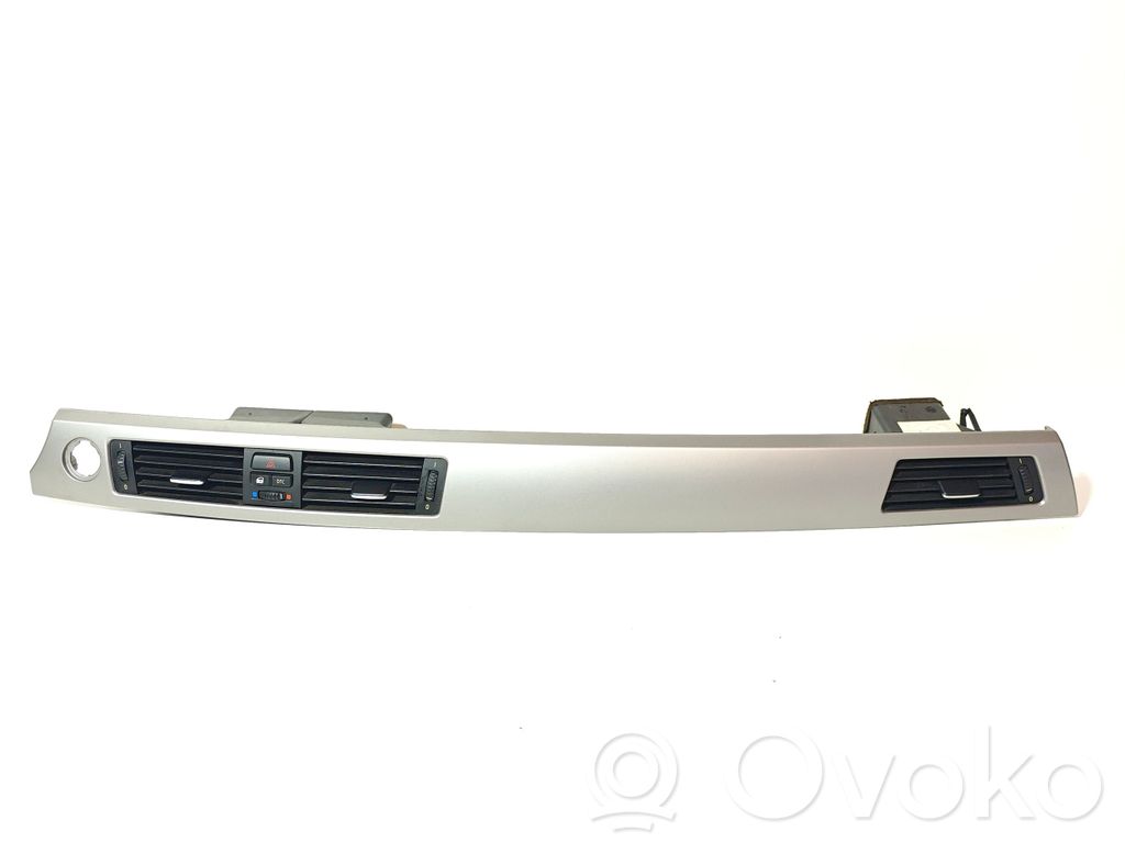 BMW 3 E90 E91 Centrālais gaisa ventilācijas režģis 