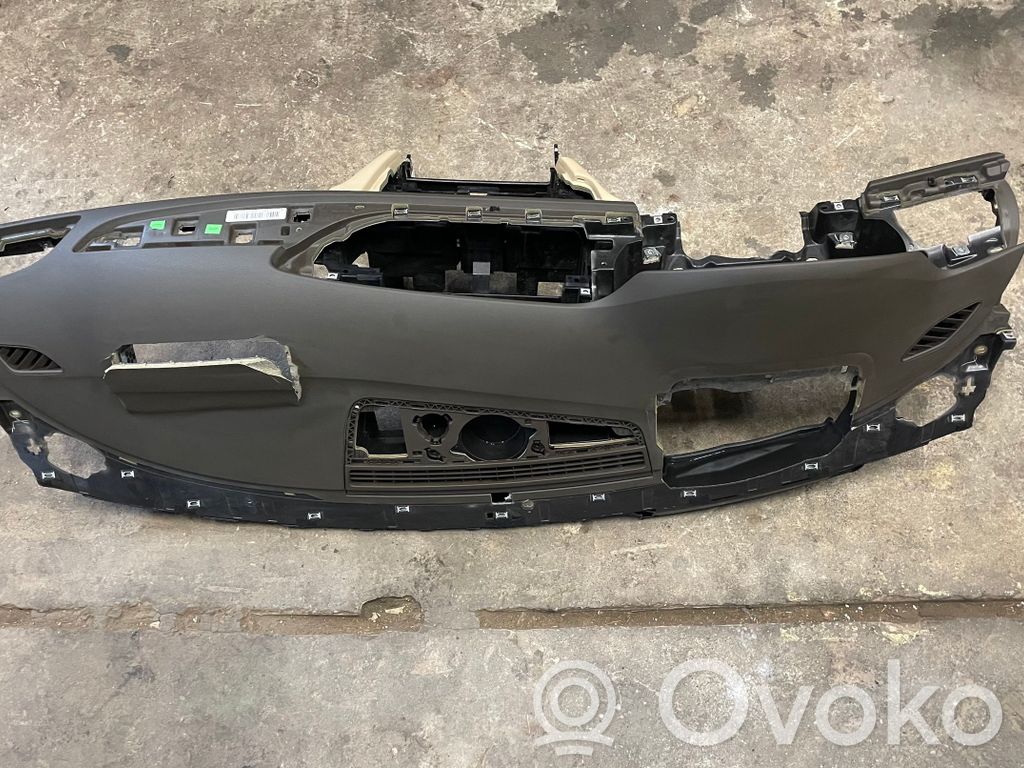 Audi A6 C7 Panelis 