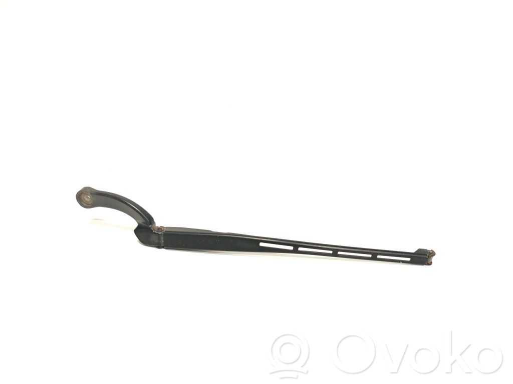 Audi A4 S4 B7 8E 8H Wischerarm vorne 