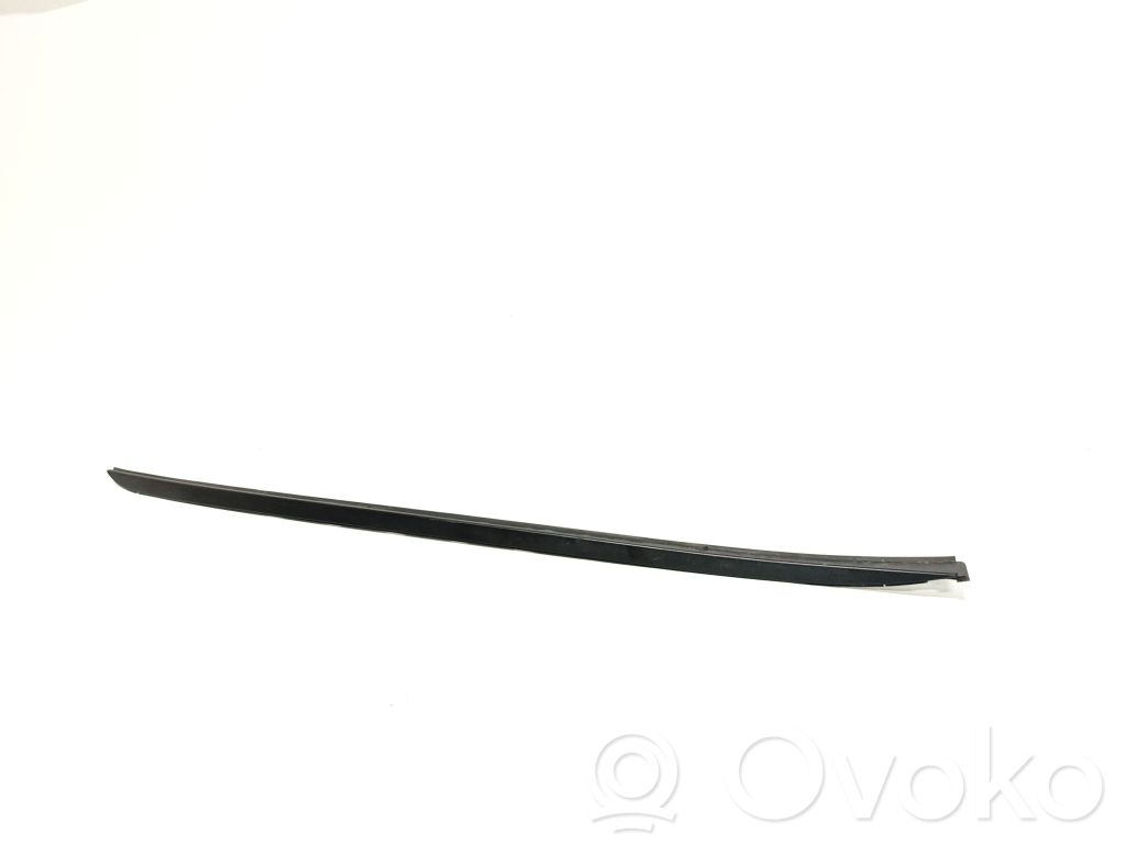 KIA Sorento Windshield trim 