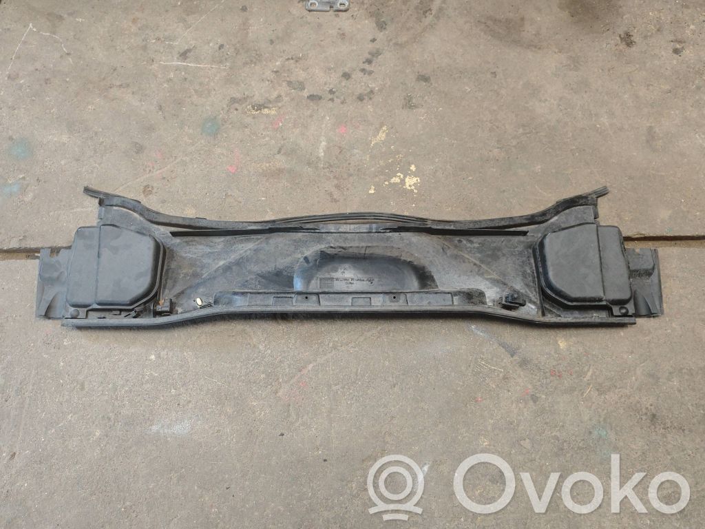 BMW 3 E90 E91 Oro mikrofiltro rėmas (dalis) 