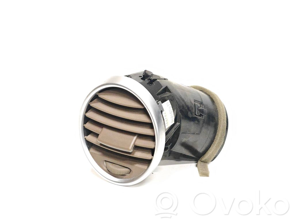 Mercedes-Benz ML W164 Dash center air vent grill 