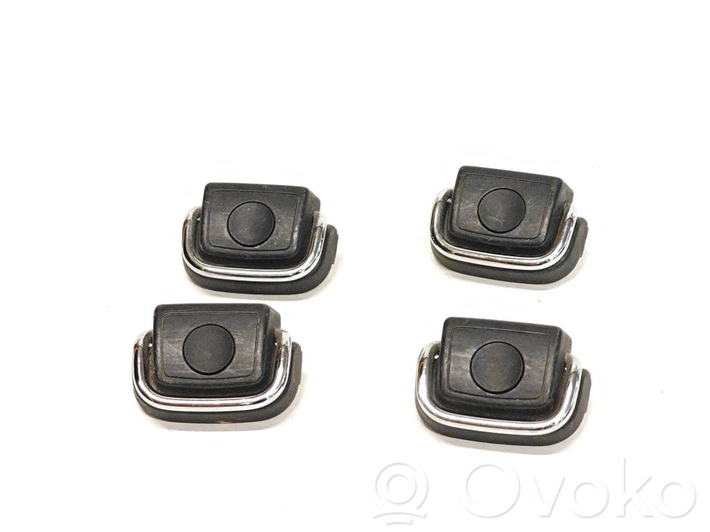 Tie down hook / loop   4G9863539