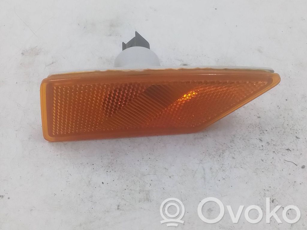 Ford Ranger Odblask przedni 