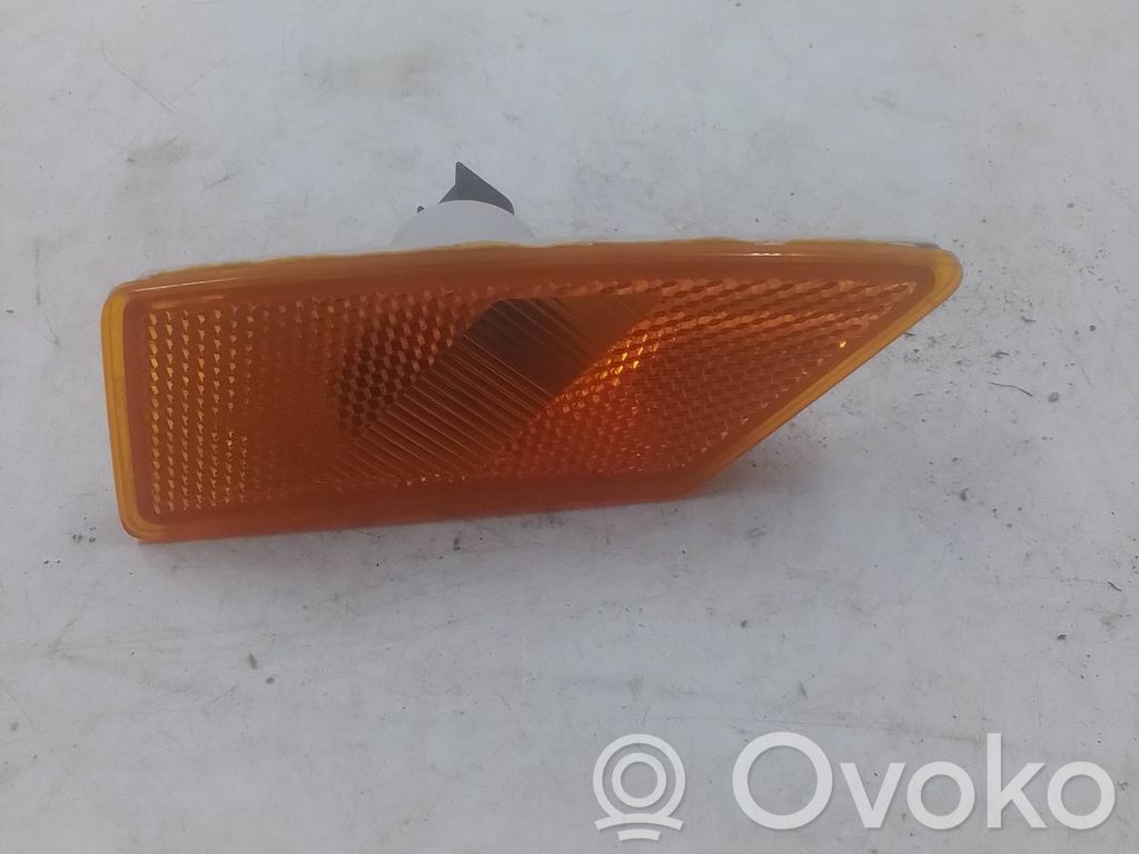 Ford Ranger Odblask przedni 