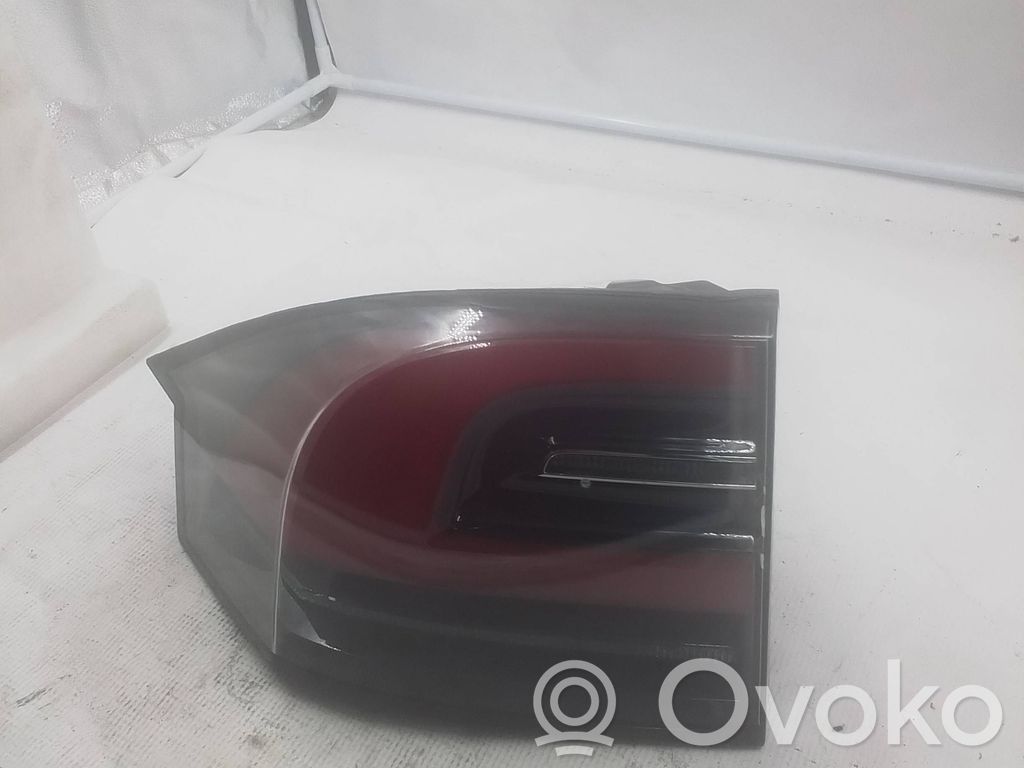 Rear/tail lights   1034332