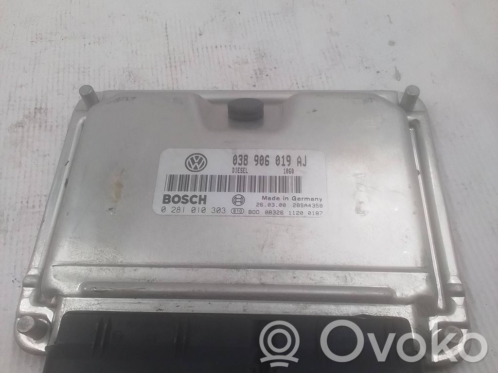 Volkswagen PASSAT B5 Engine control unit/module 