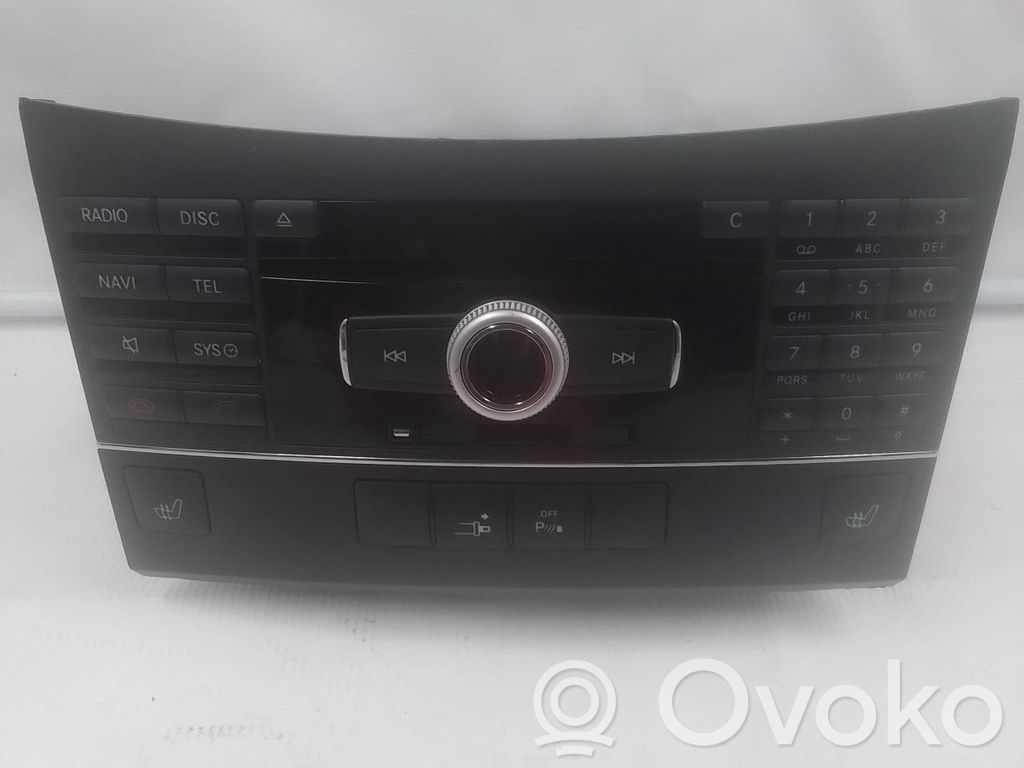 Mercedes-Benz E W212 Panel / Radioodtwarzacz CD/DVD/GPS 