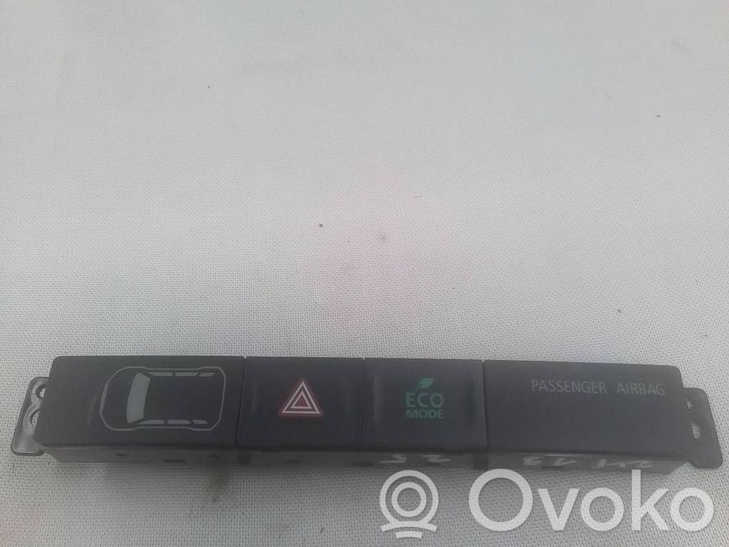 Mitsubishi Outlander Hazard light switch 