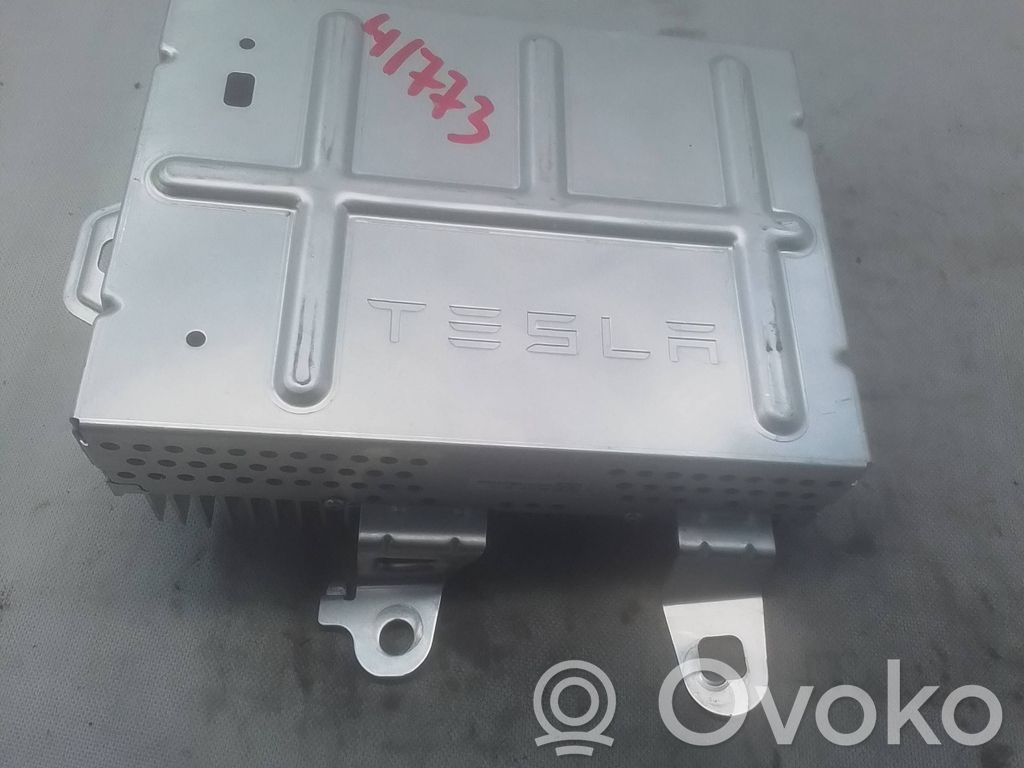 Tesla Model Y Garso stiprintuvas 