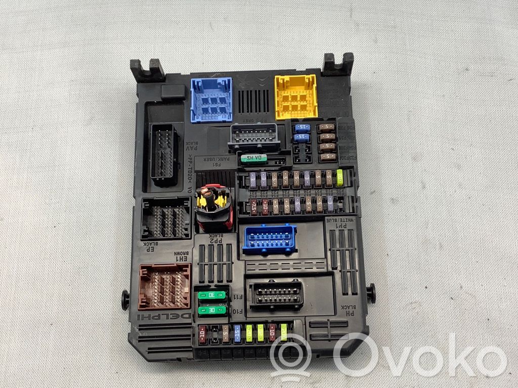 Opel Vivaro Drošinātāju bloks 
