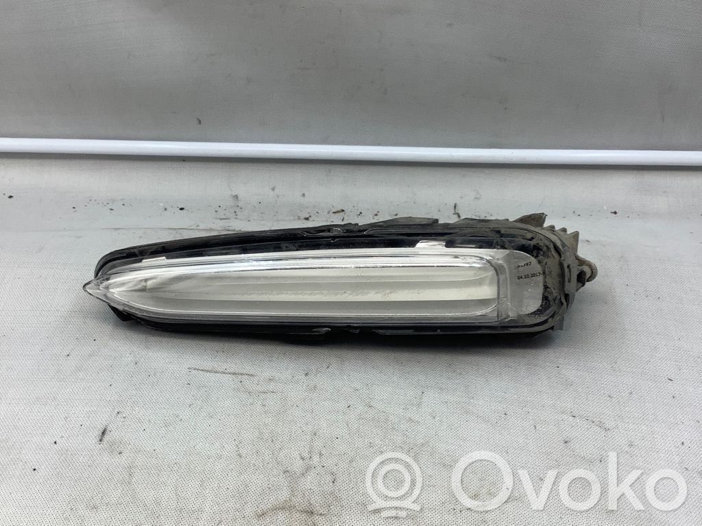 BMW i3 Front indicator light 
