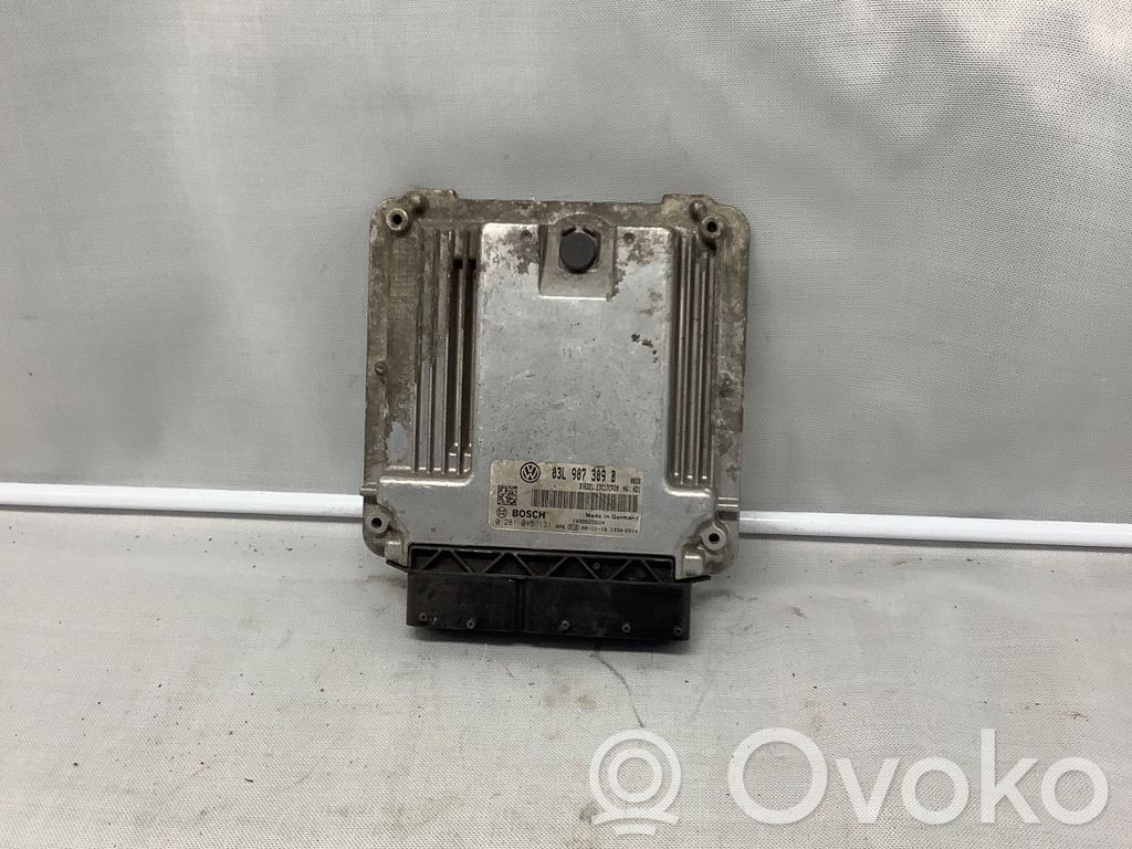 Volkswagen Golf VII Engine control unit/module 