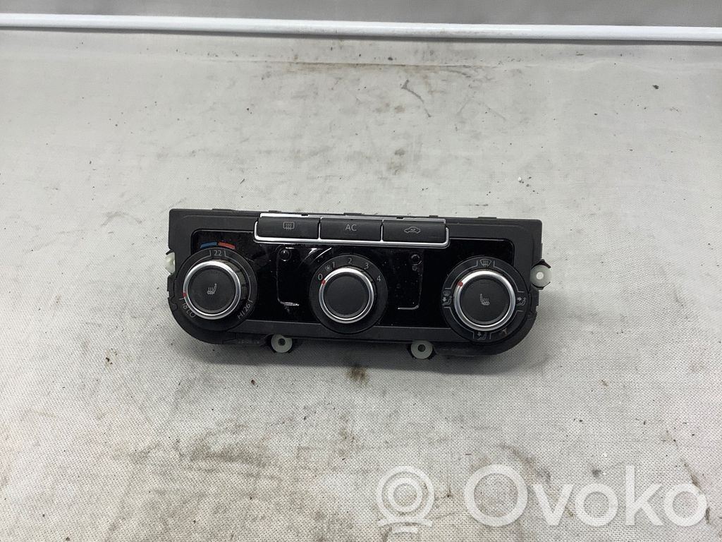 Volkswagen Golf VI Climate control unit 