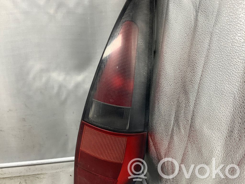 Renault Laguna I Lampa tylna 