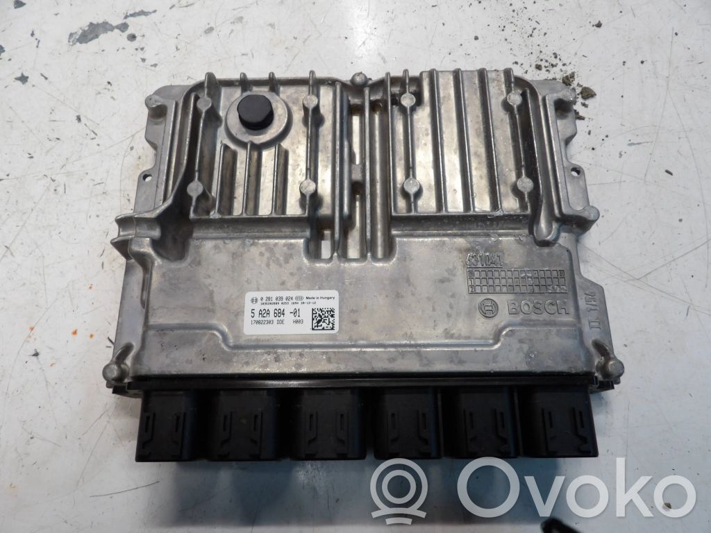 BMW 1 F40 Engine control unit/module 