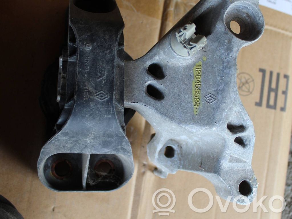 Renault Megane IV Łapa / Mocowanie silnika 