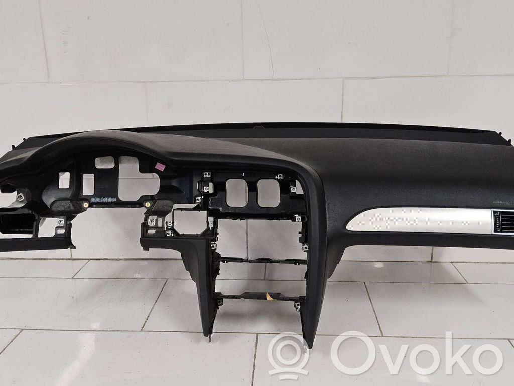 Audi A6 S6 C6 4F Panelė 