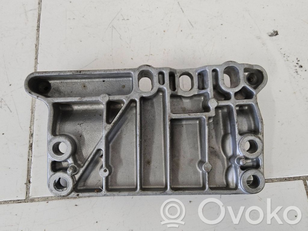 Volkswagen Golf VII Altra parte del vano motore 