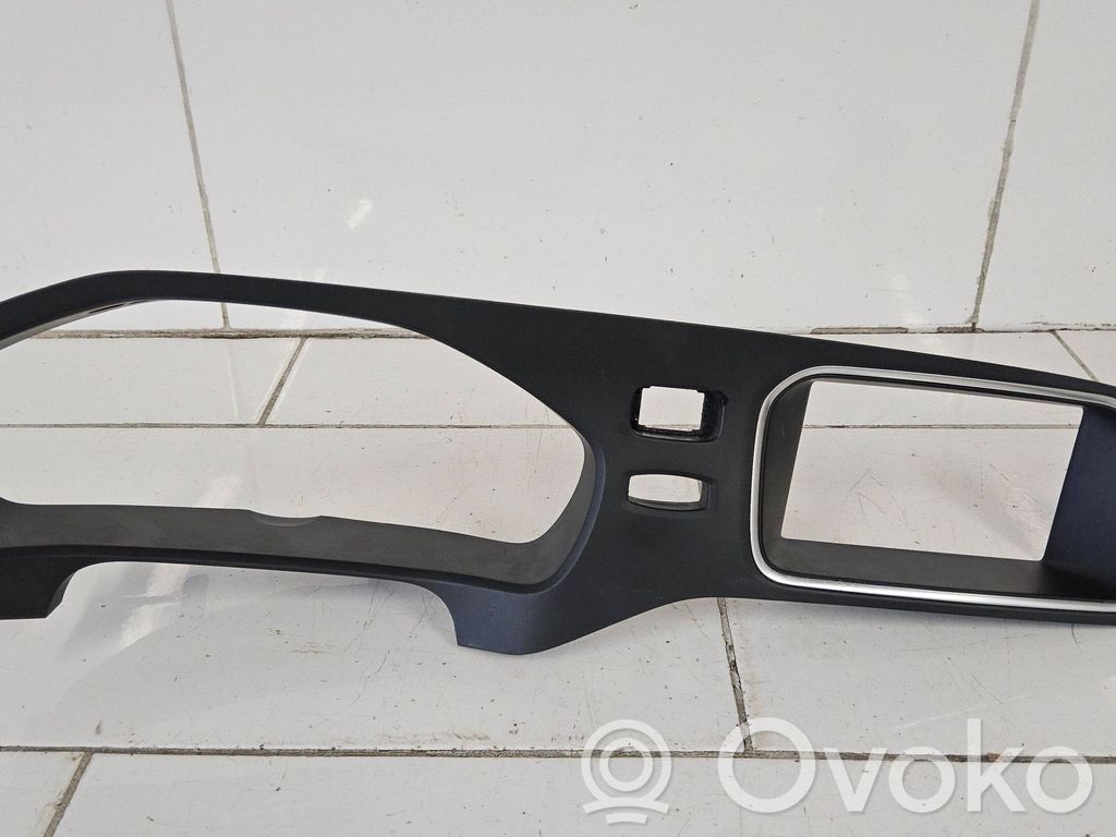 Volvo V40 Dashboard trim 