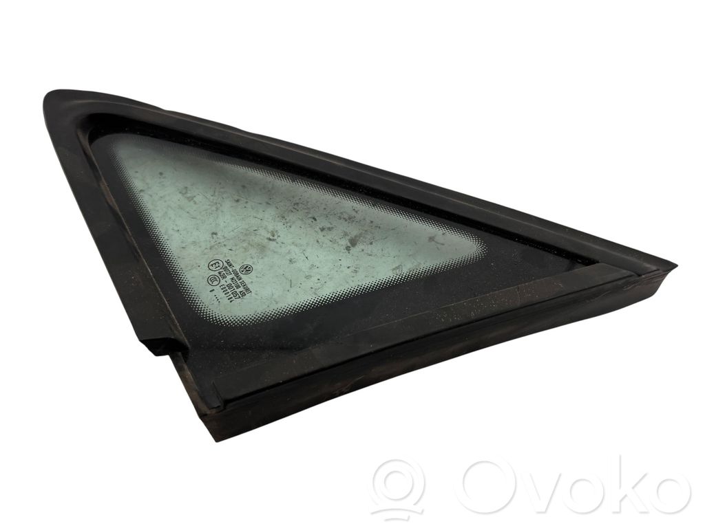 Volkswagen Caddy Front triangle window/glass 
