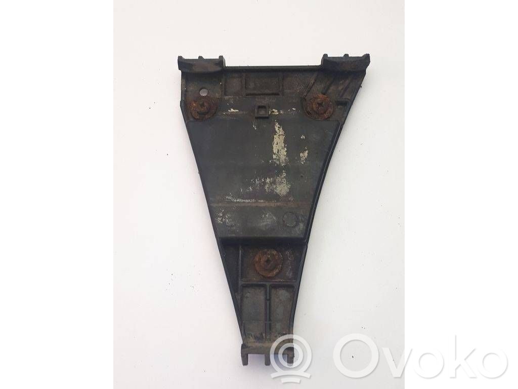 Audi A4 S4 B5 8D Galinis laikiklis bamperio 