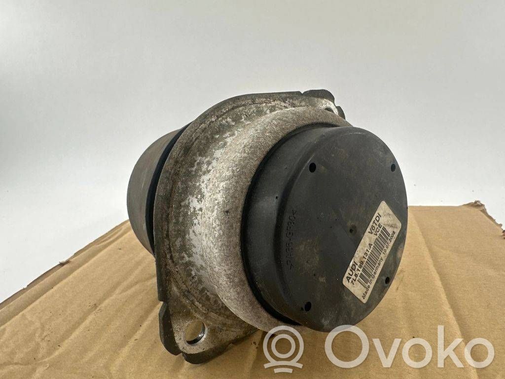 Audi Q7 4L Wspornik / Mocowanie silnika 