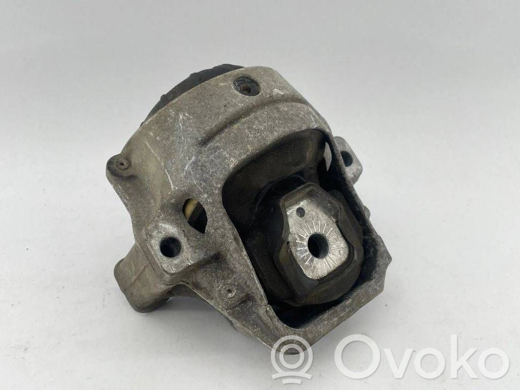 Audi A4 S4 B8 8K Engine mount bracket 