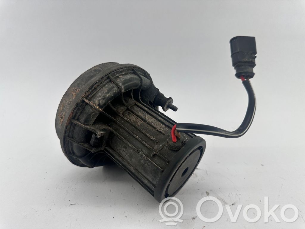 Audi Q5 SQ5 8R Toissijainen ilmapumppu 