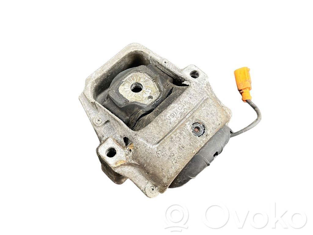 Audi Q5 SQ5 8R Engine mount bracket 