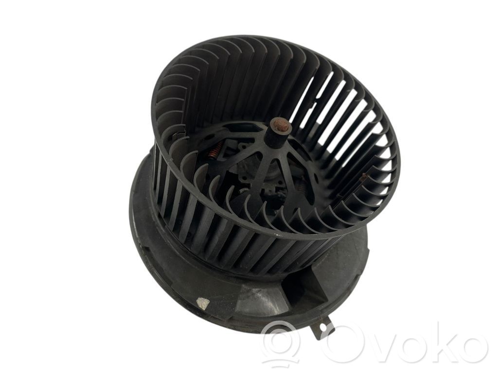 Volkswagen Touran II Heater fan/blower 