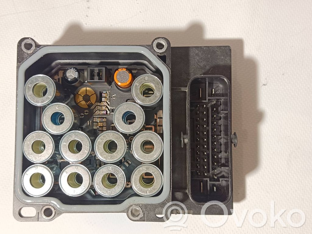 Mercedes-Benz E W212 ABS Pump 