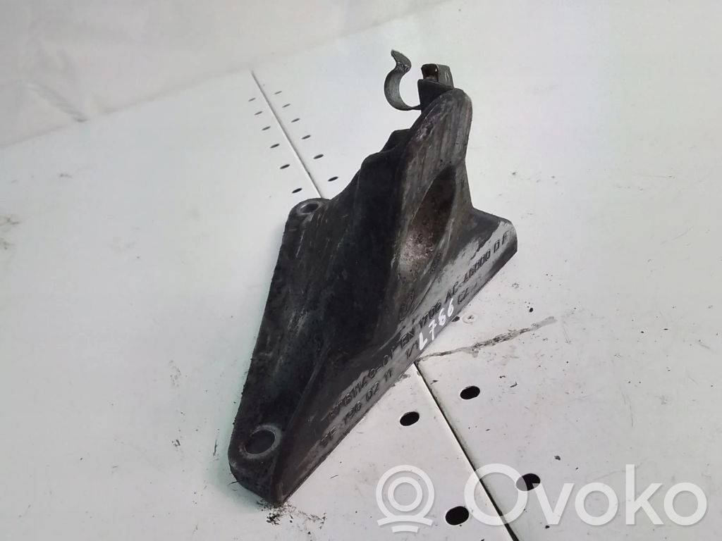 BMW 5 E60 E61 Engine mounting bracket 