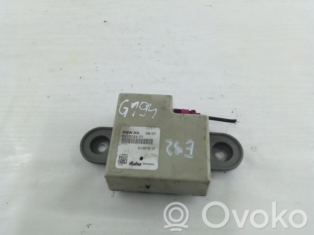 Pystyantennivahvistin   6935024
