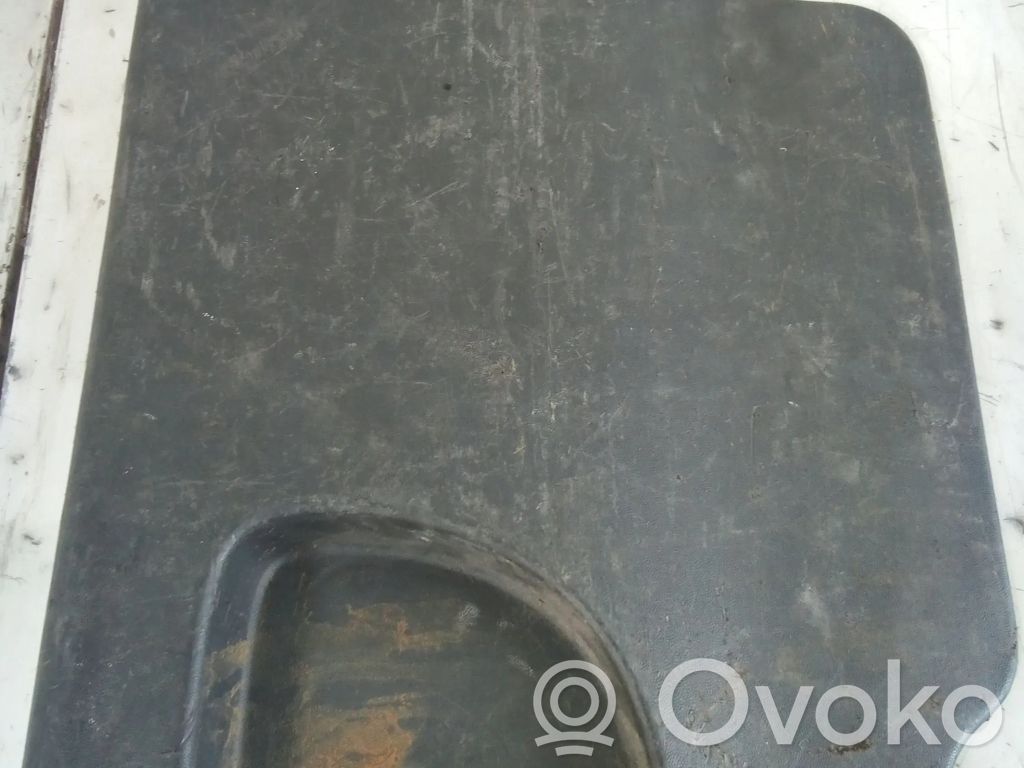 Opel Combo C Cita veida ārēja detaļa 