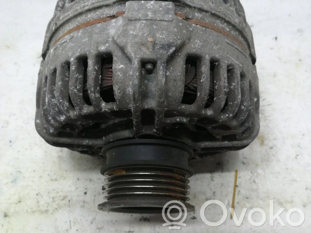 Opel Zafira B Alternador 