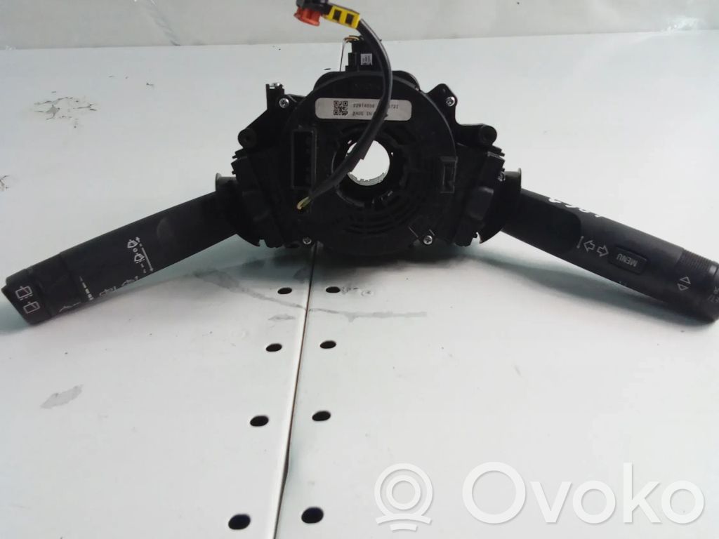 Opel Corsa E Pyyhkimen/suuntavilkun vipukytkin 