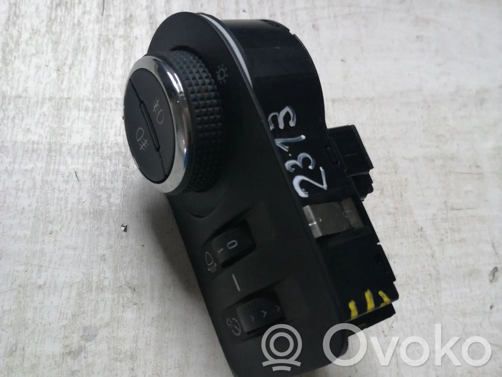 Opel Corsa E Light switch 