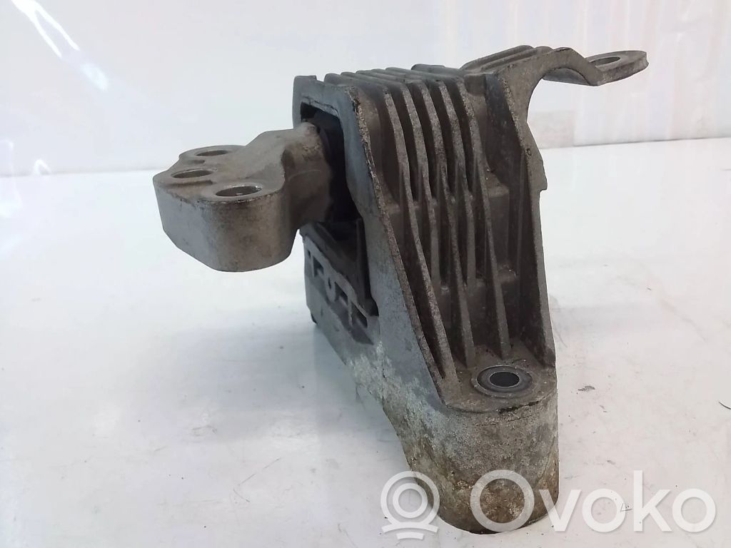 Opel Astra J Engine mount bracket 