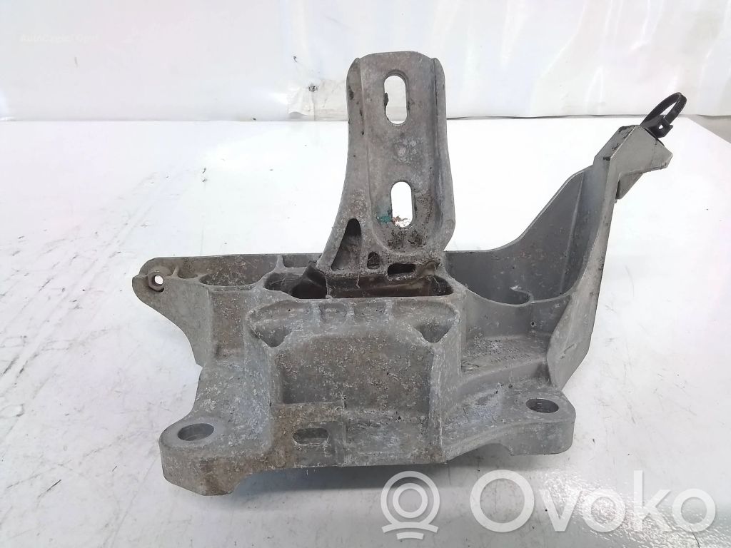 Opel Corsa F Gearbox mounting bracket 