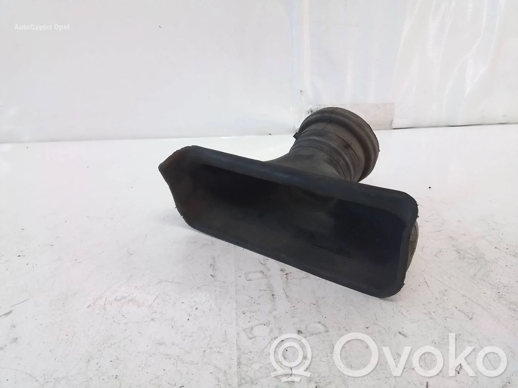 BMW 3 E36 Oro paėmimo kanalo detalė (-ės) 